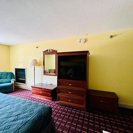 Ozark Inn And Suites Osage Beach Esterno foto