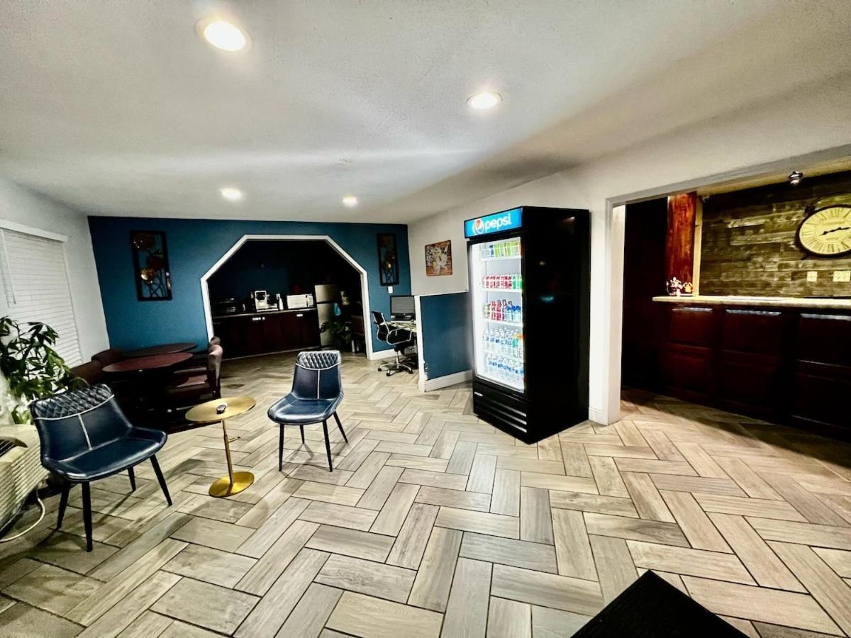 Ozark Inn And Suites Osage Beach Esterno foto
