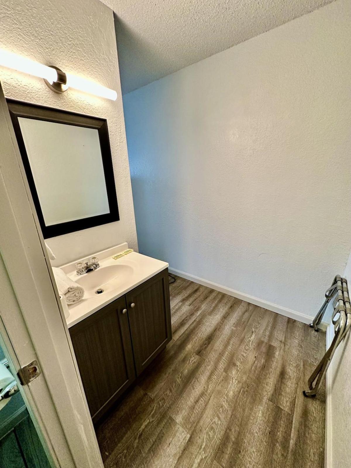 Ozark Inn And Suites Osage Beach Esterno foto