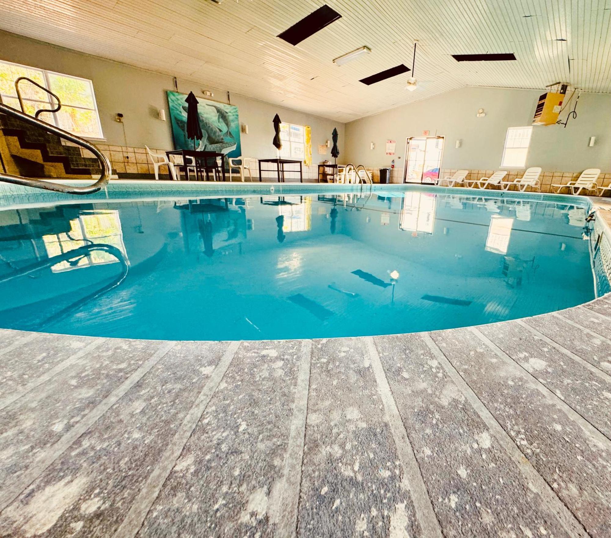 Ozark Inn And Suites Osage Beach Esterno foto
