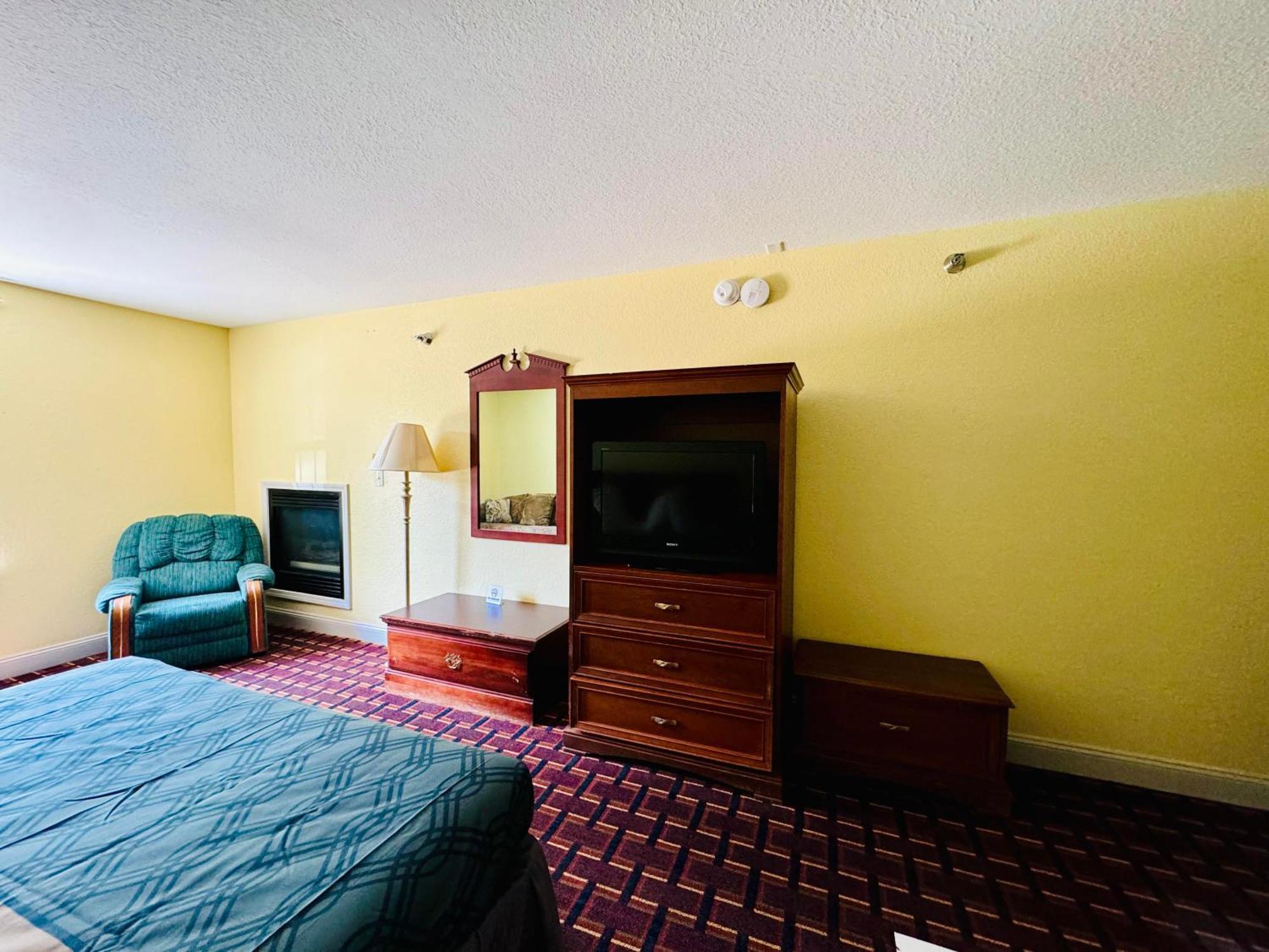 Ozark Inn And Suites Osage Beach Esterno foto